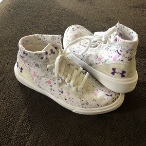 Girls sneakers